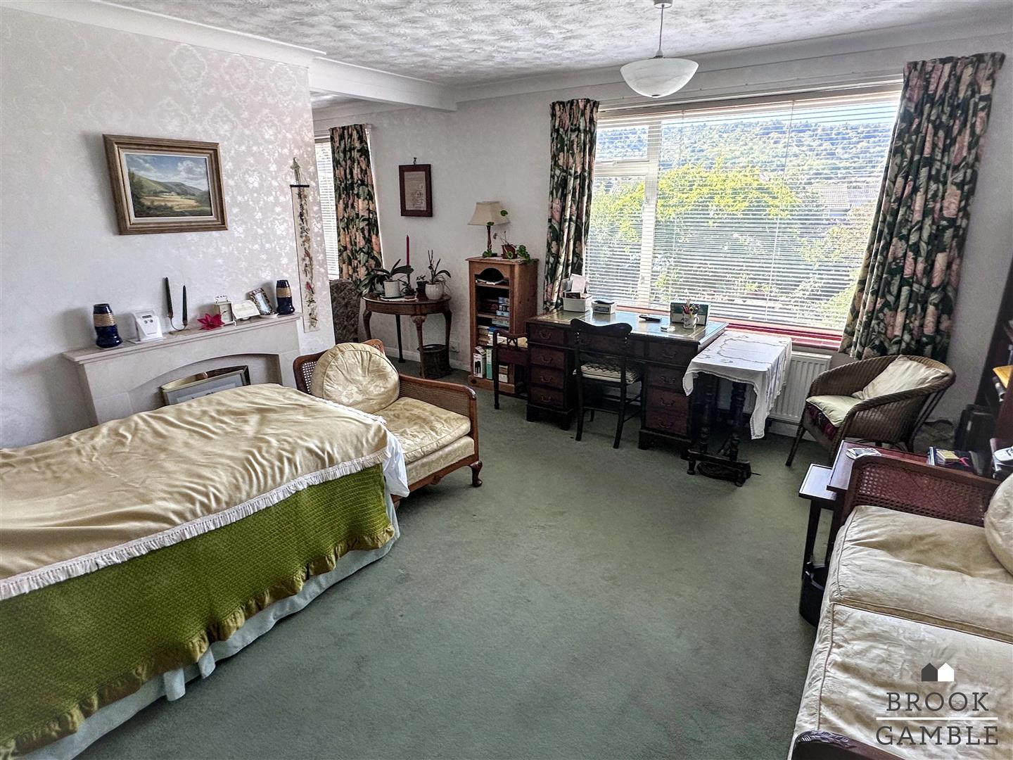 3 Bedroom House. Cobbold Avenue in Eastbourne,  5